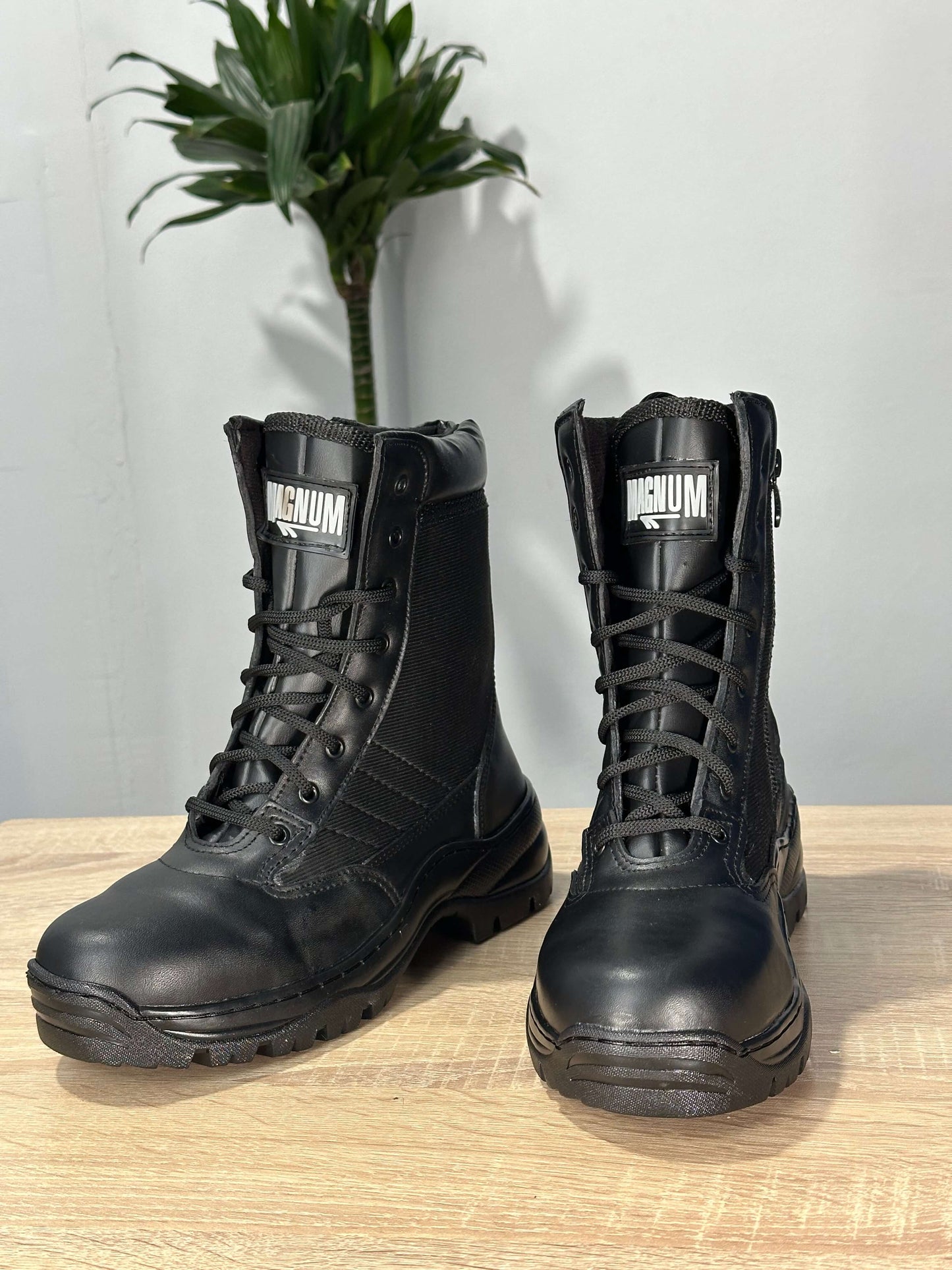 Boots Magnum ( جلد طبيعي% 100)
