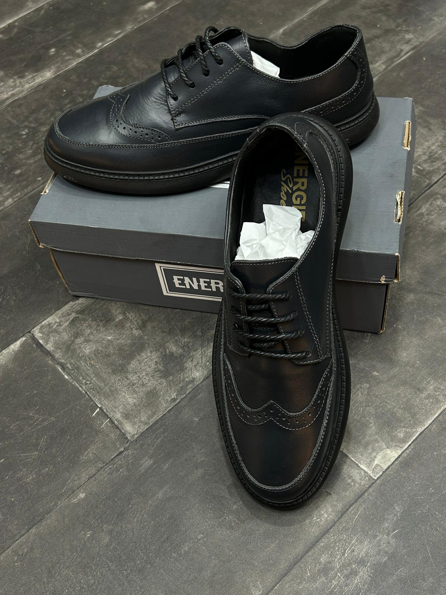 Noir avec Lacet