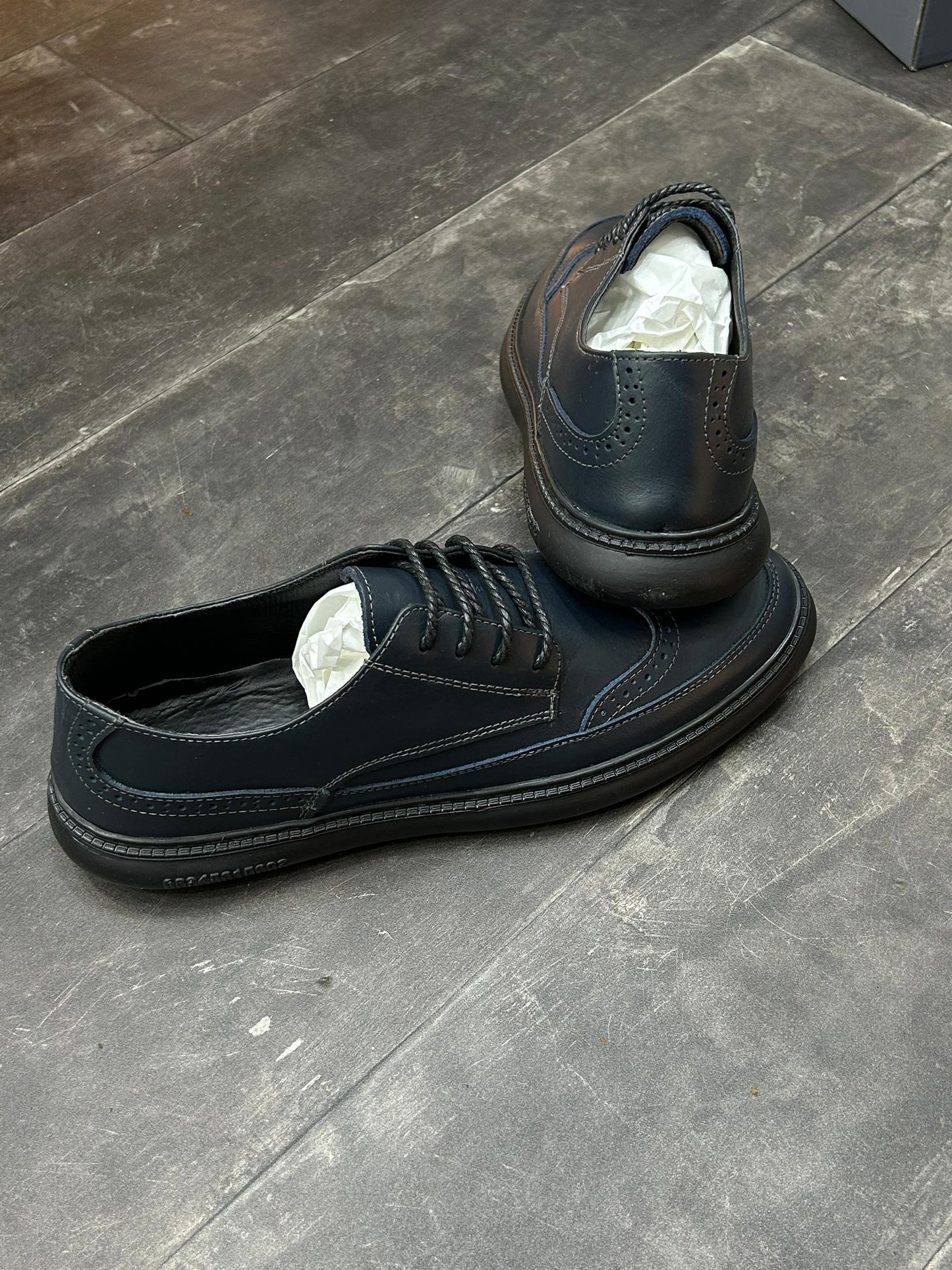 Noir avec Lacet